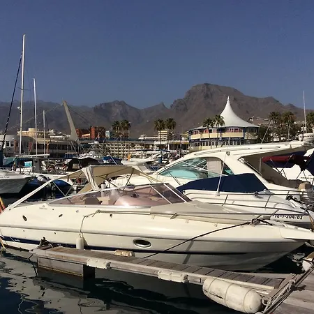 Barco Colon بوتيل